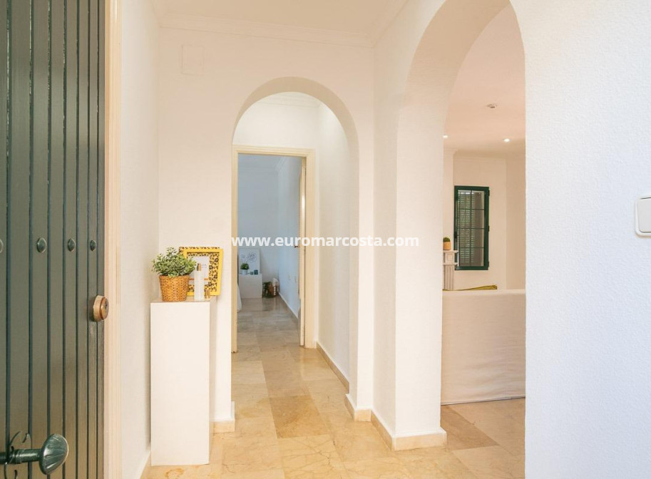 Sale - Villa - Orihuela Costa