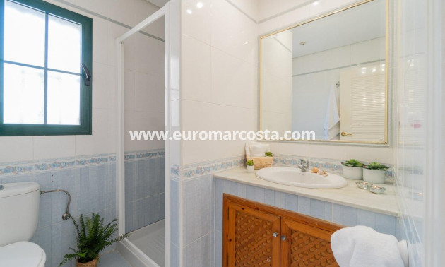 Sale - Villa - Orihuela Costa