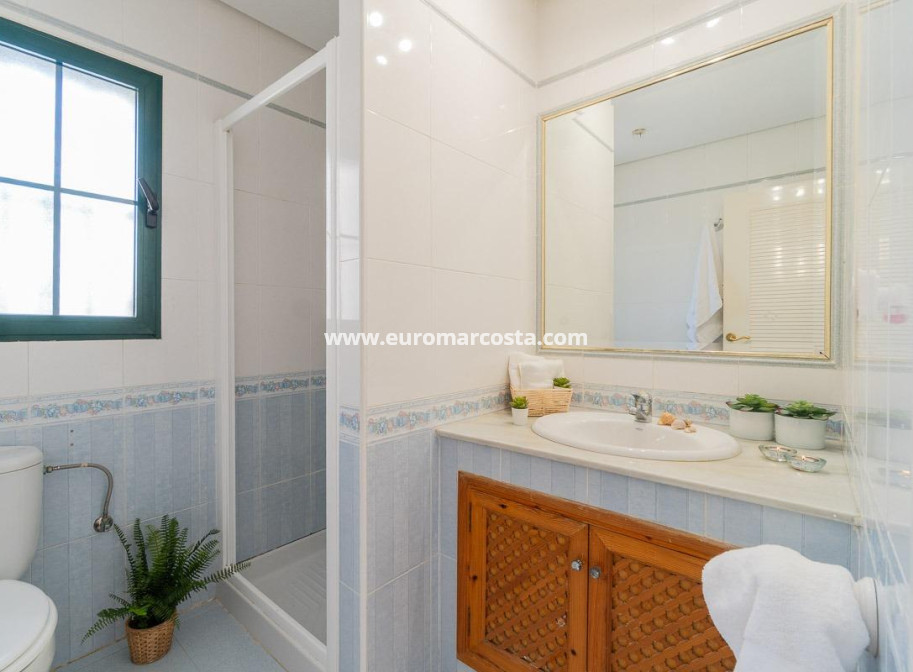 Sale - Villa - Orihuela Costa