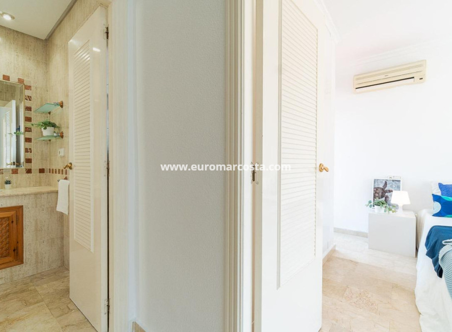 Sale - Villa - Orihuela Costa