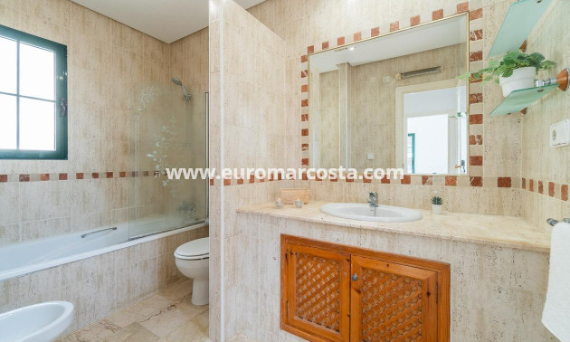 Sale - Villa - Orihuela Costa