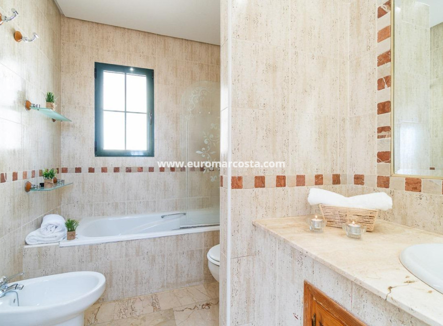 Sale - Villa - Orihuela Costa