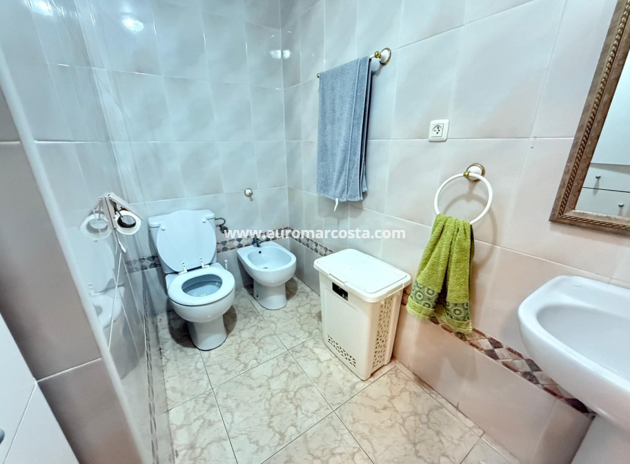 Sale - Apartment / flat - Guardamar del Segura