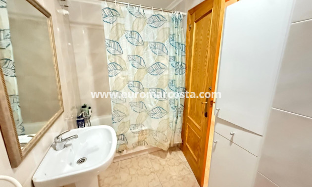 Sale - Apartment / flat - Guardamar del Segura