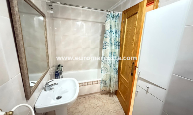 Sale - Apartment / flat - Guardamar del Segura