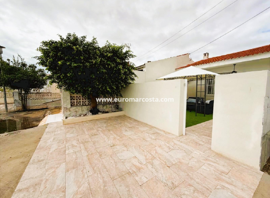 Sale - Townhouse - Torrevieja - TORREVIEJA