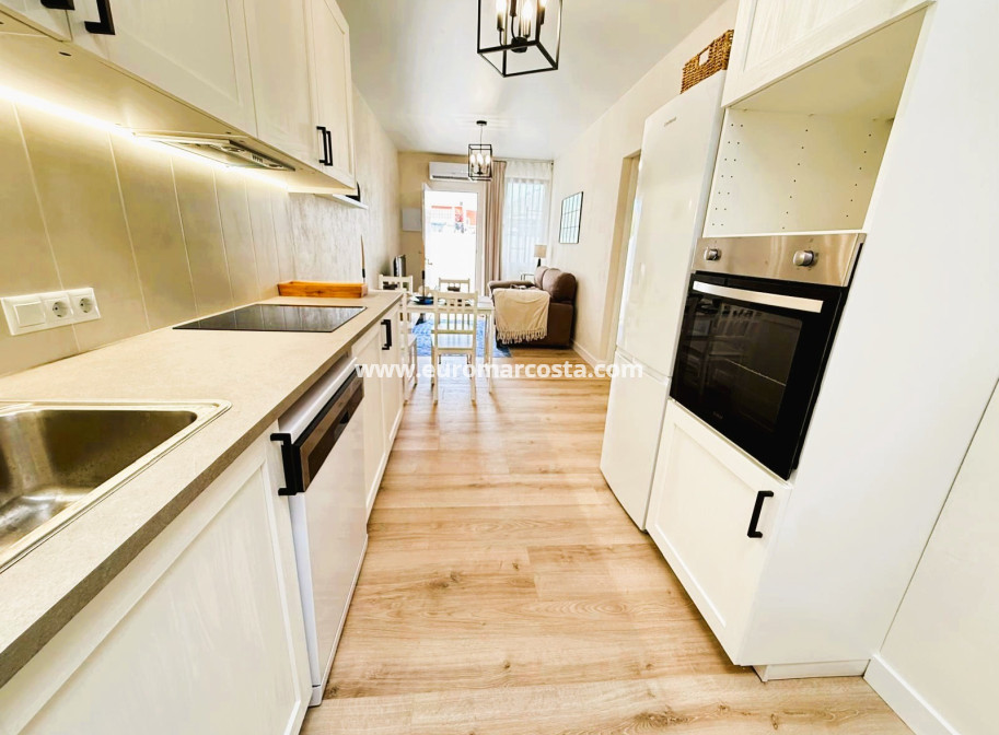 Sale - Townhouse - Torrevieja - TORREVIEJA