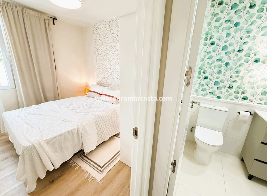 Sale - Townhouse - Torrevieja - TORREVIEJA