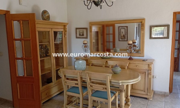 Venta - Detached house - Daya Nueva