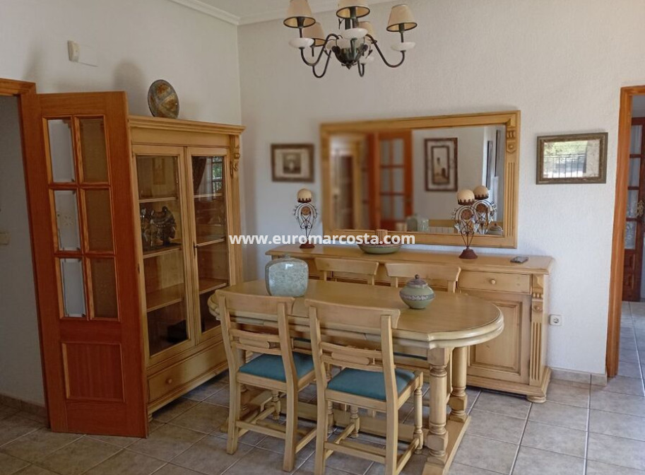 Venta - Detached house - Daya Nueva