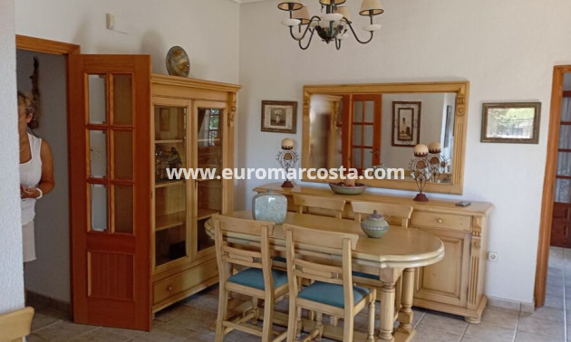 Venta - Detached house - Daya Nueva