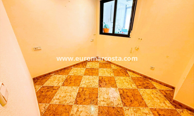 Sale - Apartment / flat - Guardamar del Segura