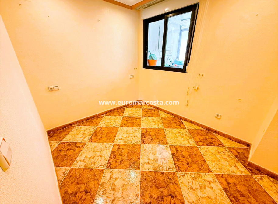 Sale - Apartment / flat - Guardamar del Segura
