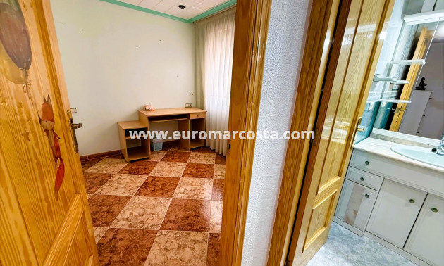 Sale - Apartment / flat - Guardamar del Segura
