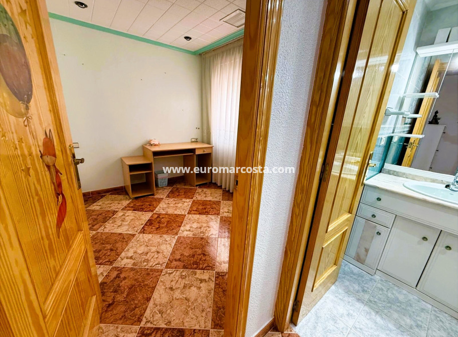 Sale - Apartment / flat - Guardamar del Segura