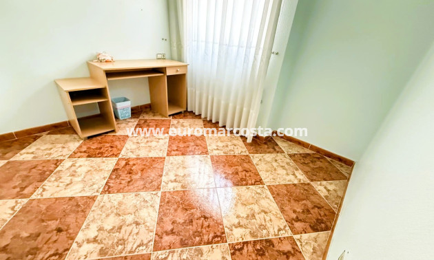 Sale - Apartment / flat - Guardamar del Segura
