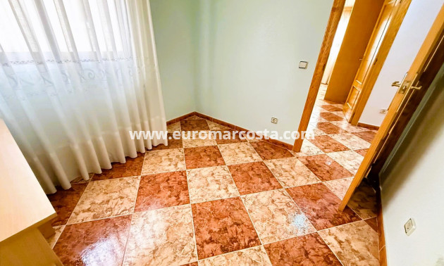 Sale - Apartment / flat - Guardamar del Segura