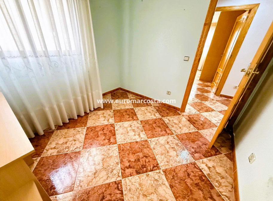 Sale - Apartment / flat - Guardamar del Segura