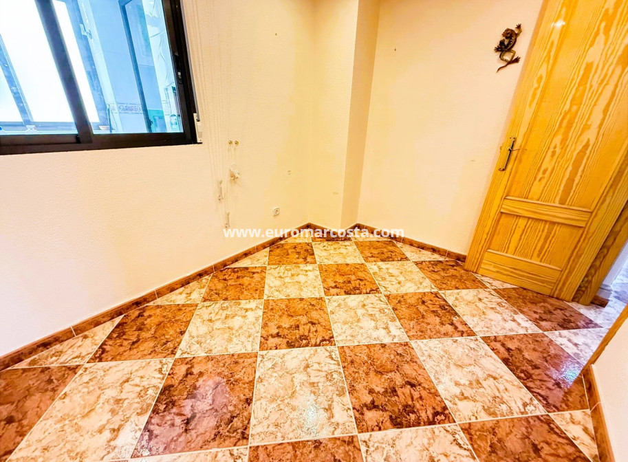 Sale - Apartment / flat - Guardamar del Segura