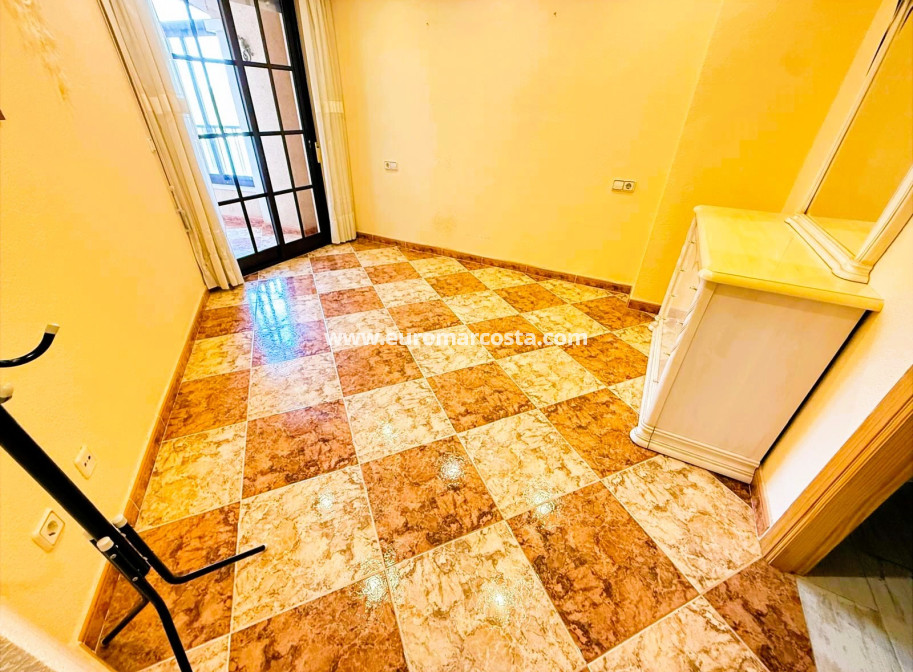Sale - Apartment / flat - Guardamar del Segura