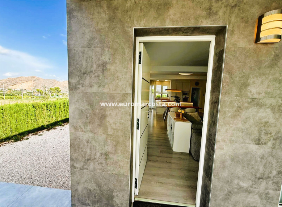 Sale - Villa - Orihuela