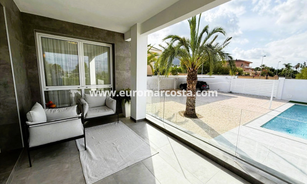Sale - Villa - Orihuela