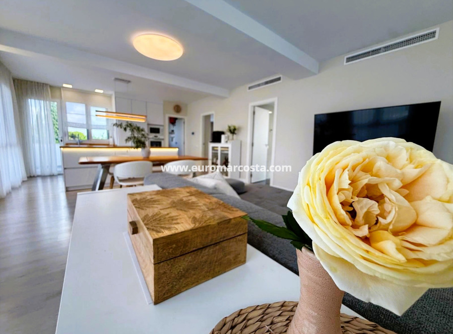 Sale - Villa - Orihuela