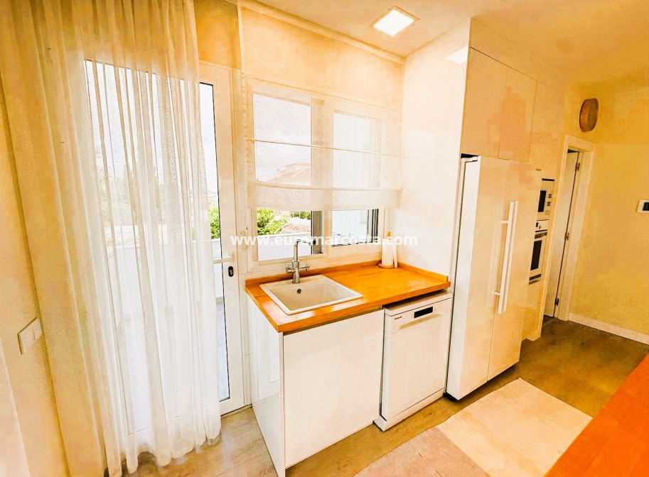 Sale - Villa - Orihuela