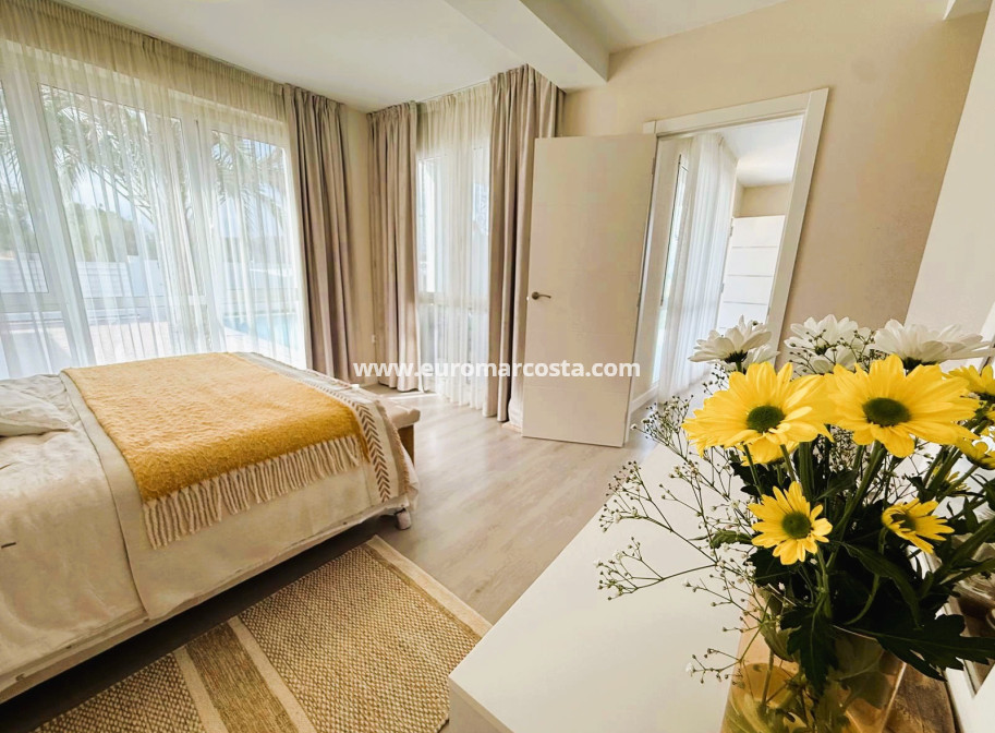 Sale - Villa - Orihuela