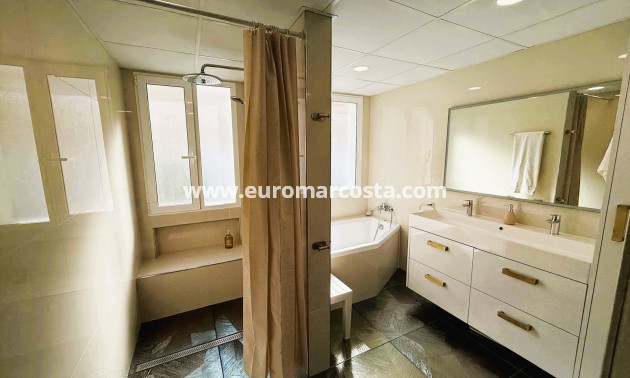 Sale - Villa - Orihuela