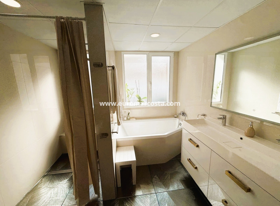 Sale - Villa - Orihuela