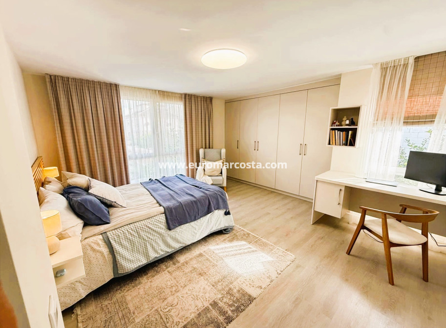 Sale - Villa - Orihuela