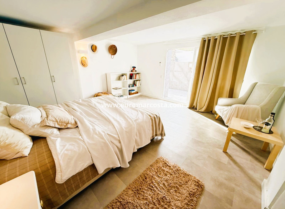 Sale - Villa - Orihuela