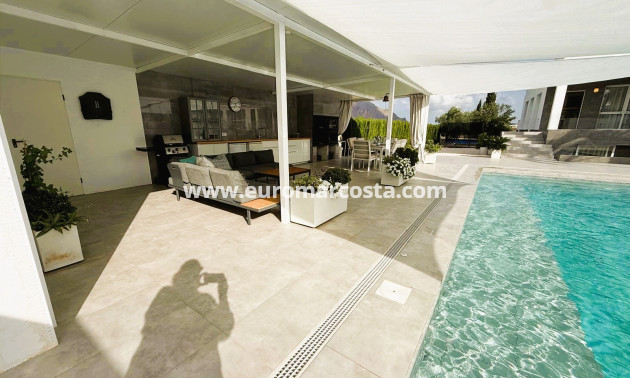 Sale - Villa - Orihuela