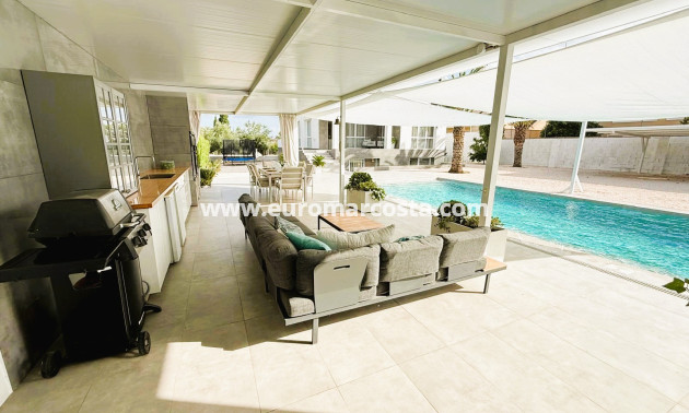 Sale - Villa - Orihuela