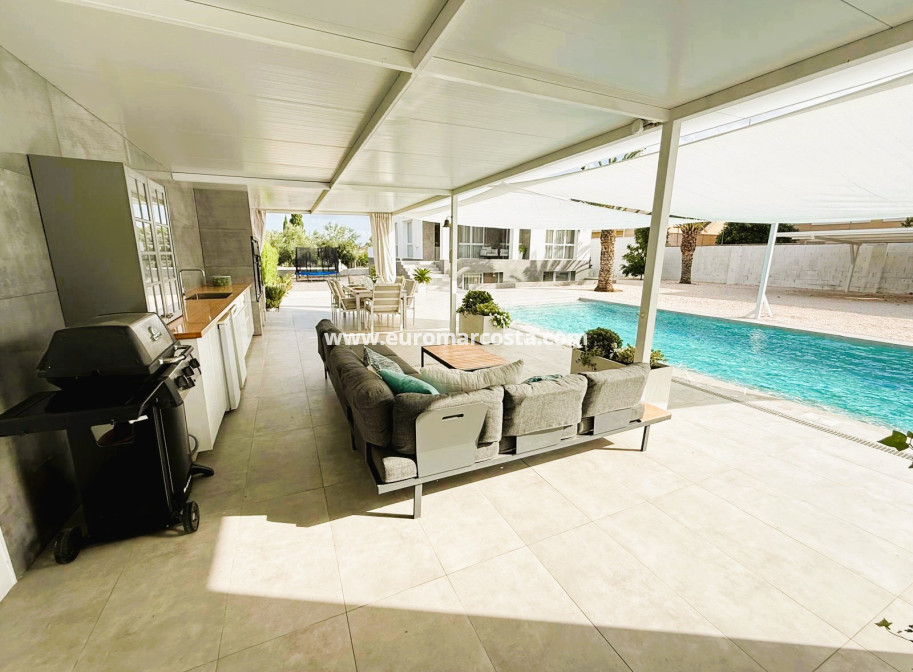 Sale - Villa - Orihuela