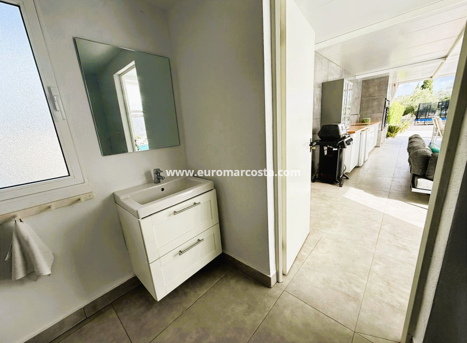 Sale - Villa - Orihuela