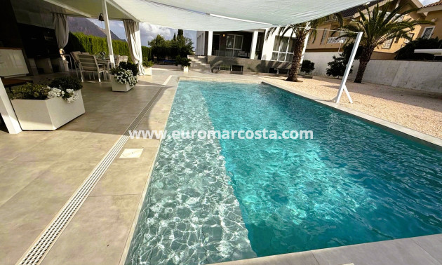 Sale - Villa - Orihuela