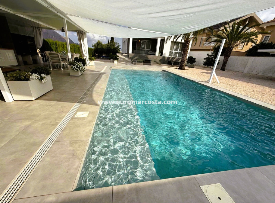 Sale - Villa - Orihuela