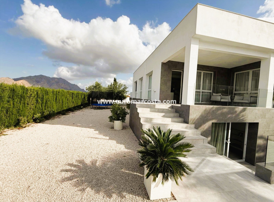 Sale - Villa - Orihuela