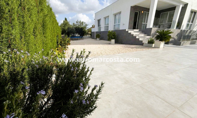 Sale - Villa - Orihuela