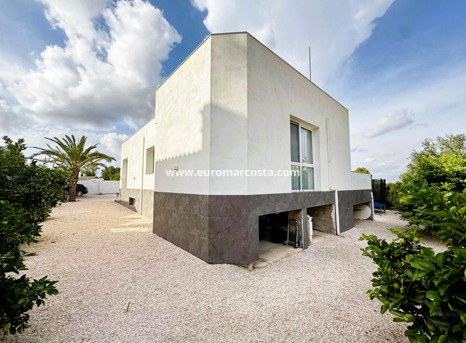 Sale - Villa - Orihuela