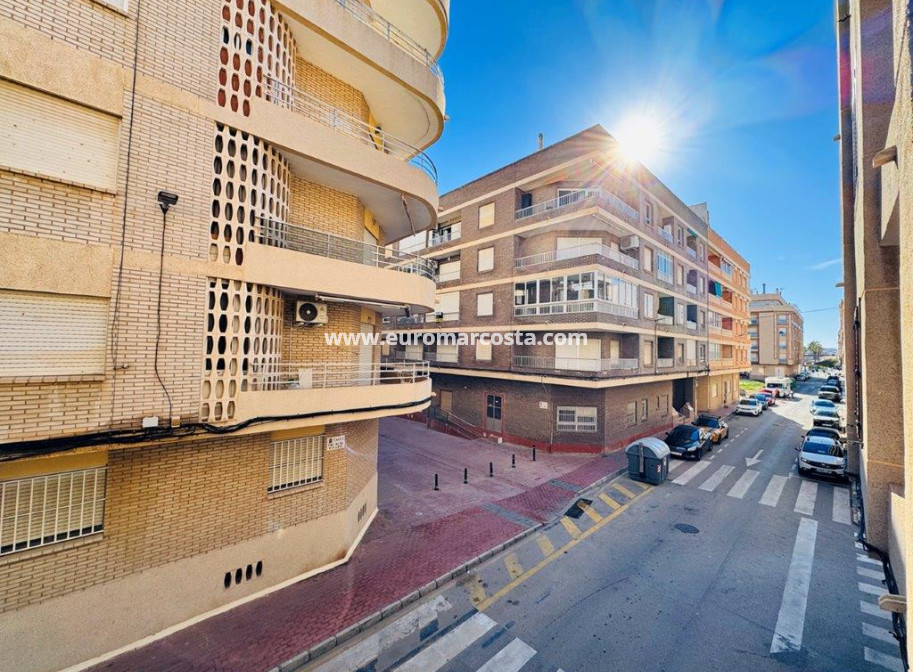 Sale - Apartment / flat - La Mata