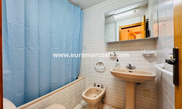 Sale - Apartment / flat - La Mata