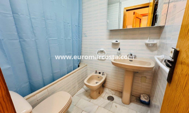 Sale - Apartment / flat - La Mata