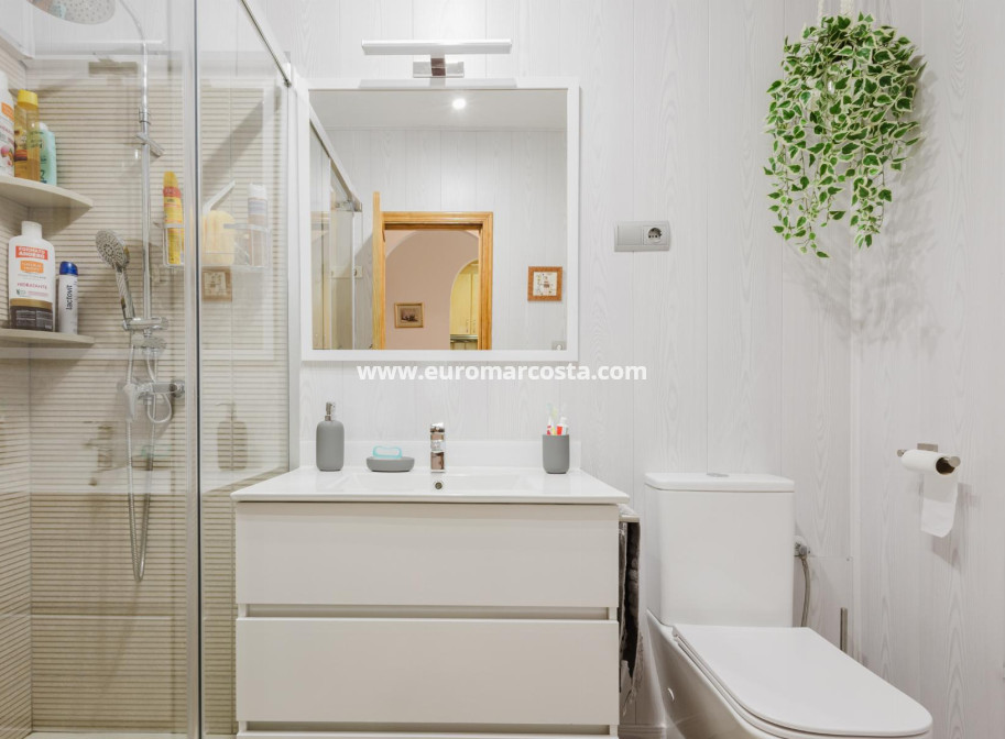 Objekte zum Wiederverkauf - Bungalow - Torrevieja - TORREVIEJA