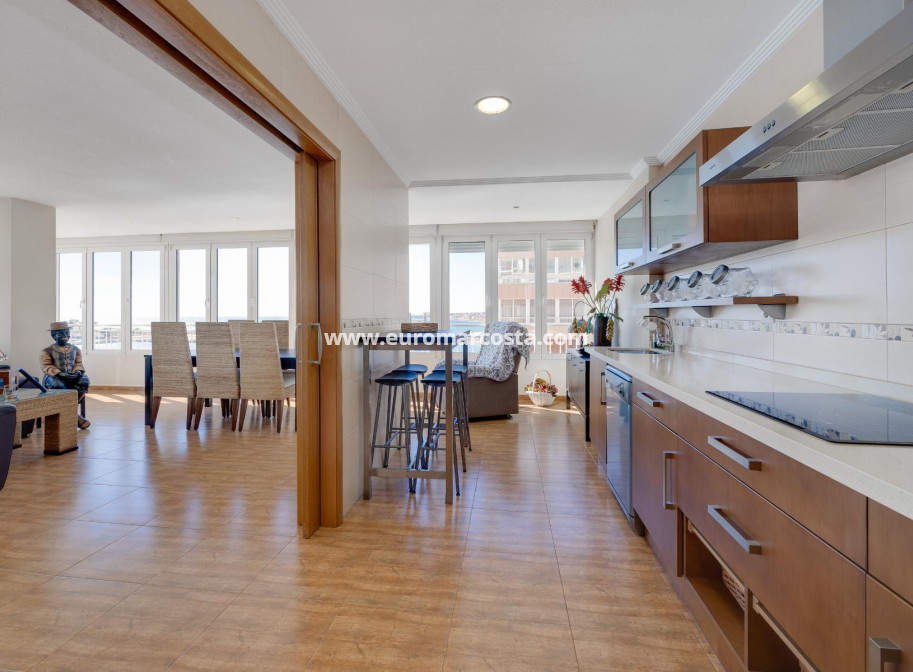 Objekte zum Wiederverkauf - Wohnung - Torrevieja - TORREVIEJA