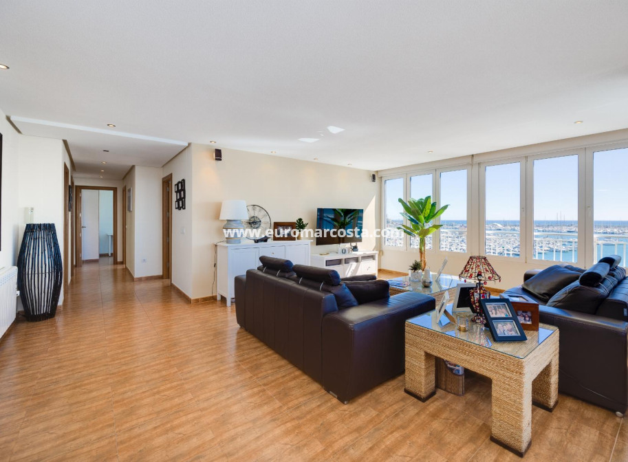 Objekte zum Wiederverkauf - Wohnung - Torrevieja - TORREVIEJA