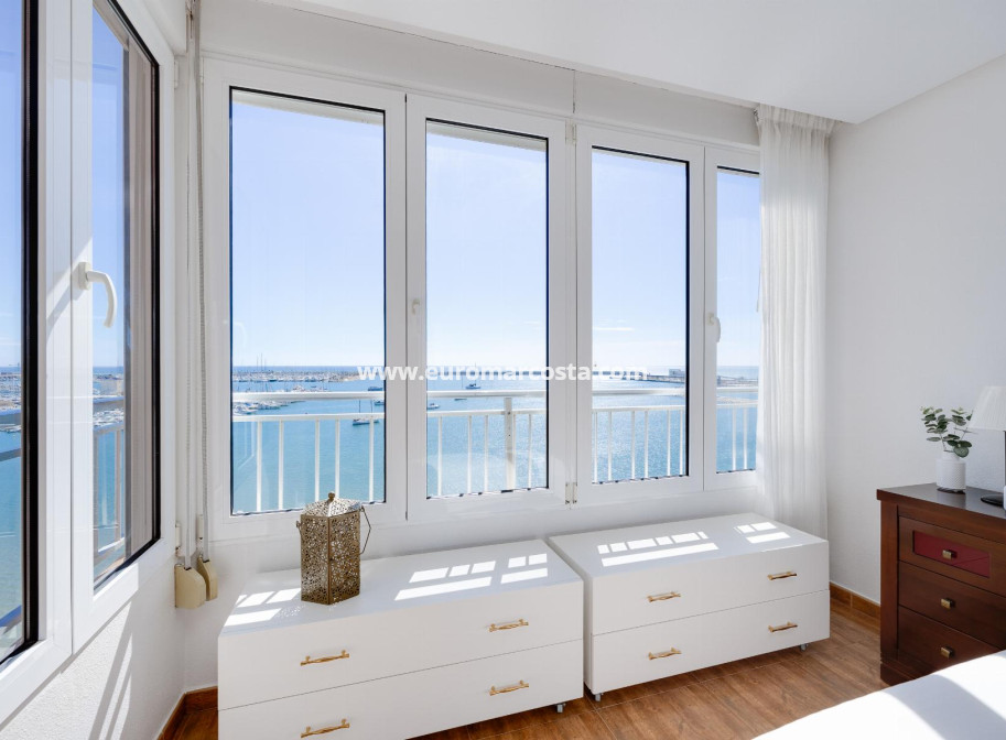 Objekte zum Wiederverkauf - Wohnung - Torrevieja - TORREVIEJA