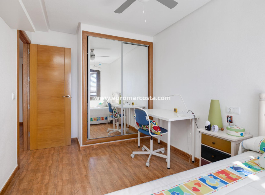 Objekte zum Wiederverkauf - Wohnung - Torrevieja - TORREVIEJA